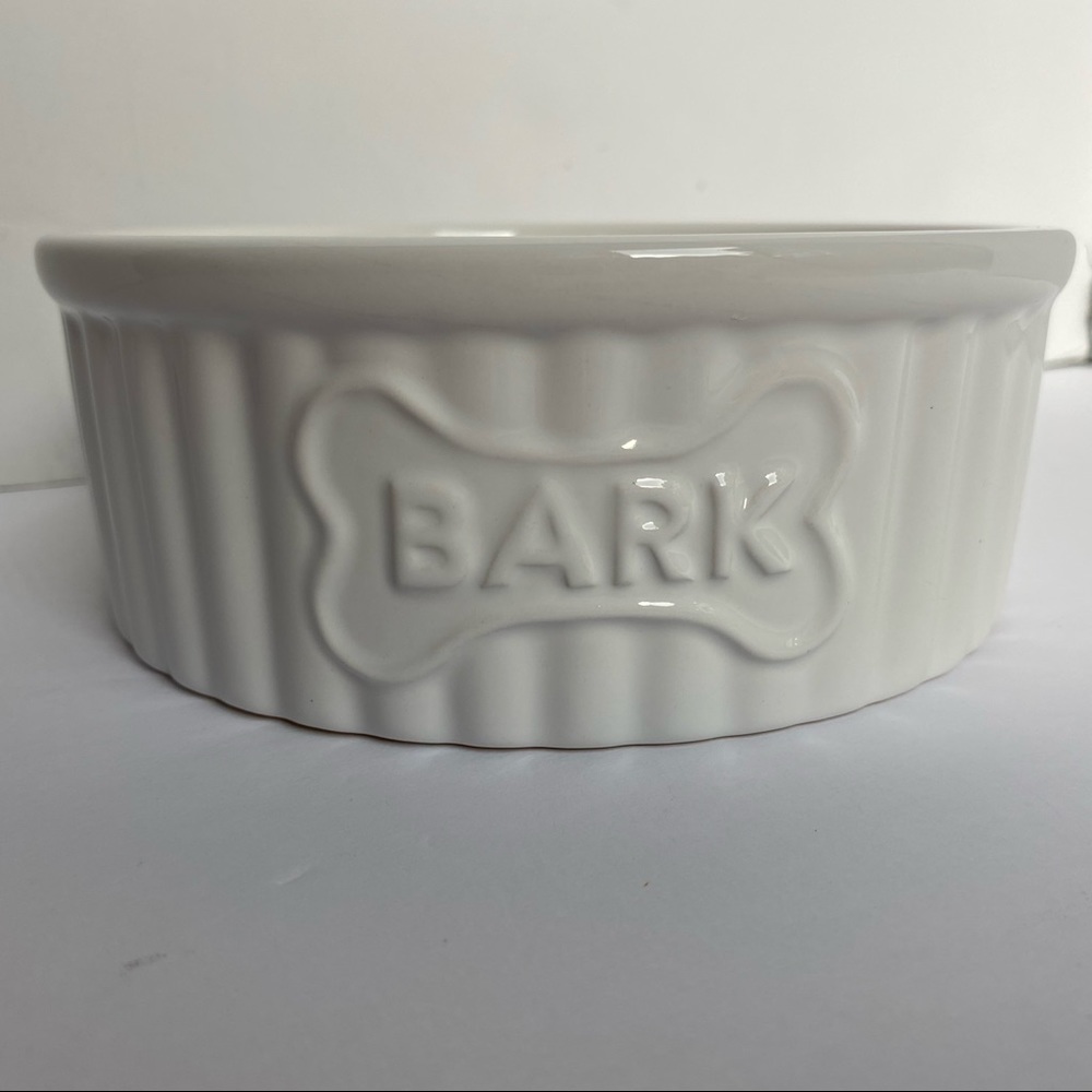 Dog Bowl White Ceramic 7” Bone Bark Ribbed Stoneware Dish Animal Planet EUC